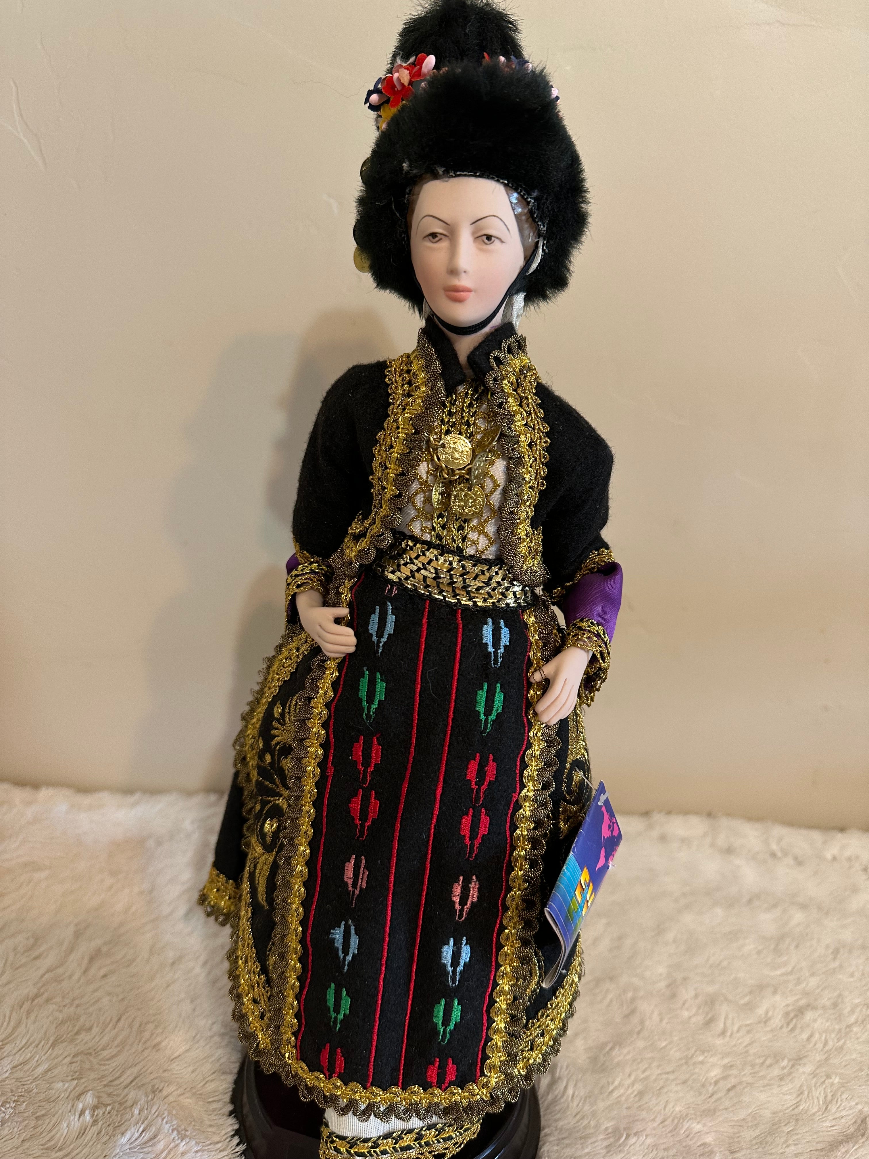 Authentic Greek Dolls, Collectible Dolls, Vintage offers Display Dolls, Greek Crafts, Cultural Dolls, Hand painted Dolls, Authentic Clothing